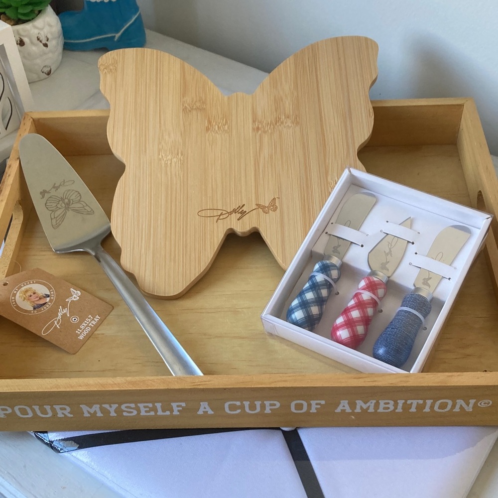Dolly Collection Butterfly Cheese Board and Knife Set, Serving tray